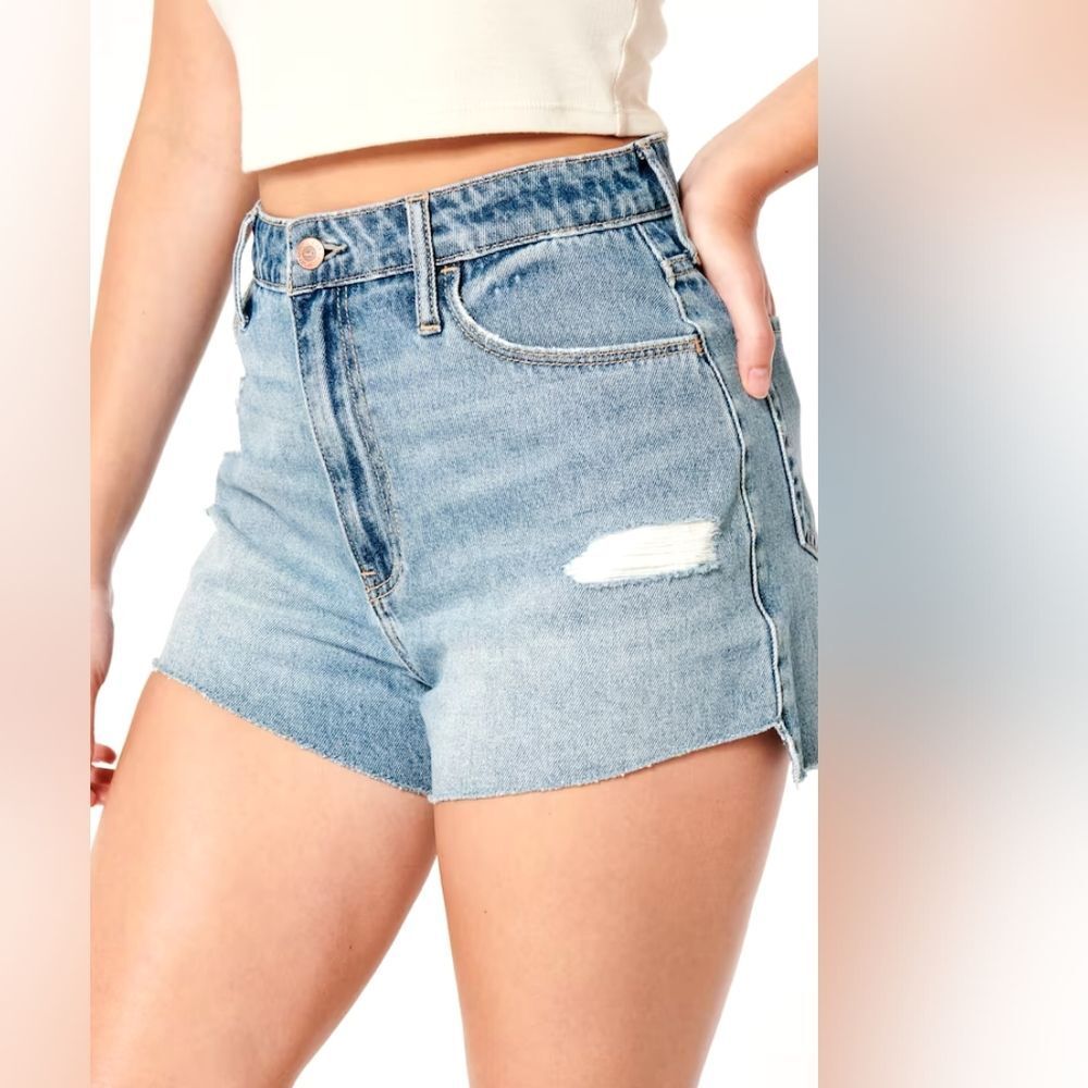 Hollister Curvy Ultra High Rise Vintage Relaxed Fit Mom Short 3'' 100% cotton